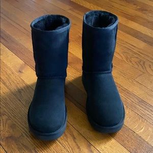 Classic Short Black UGG
